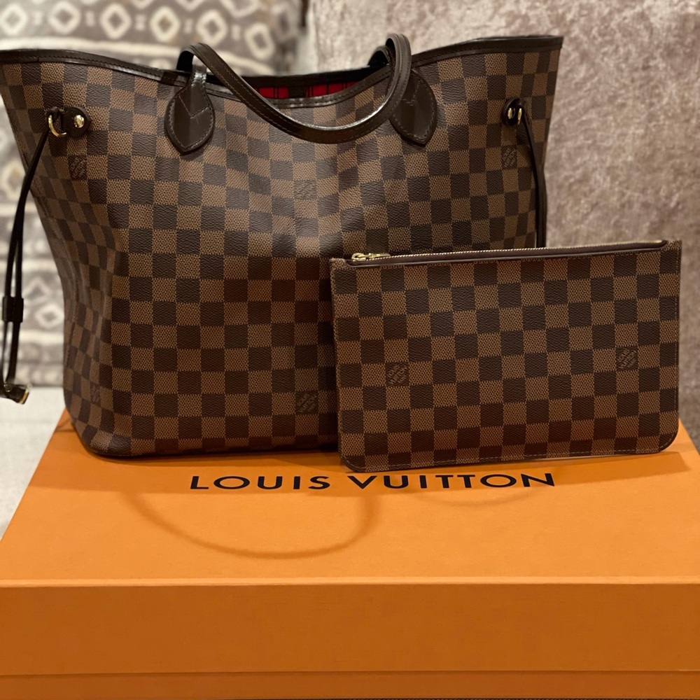 2017 Louis Vuitton Neverfull size: MM